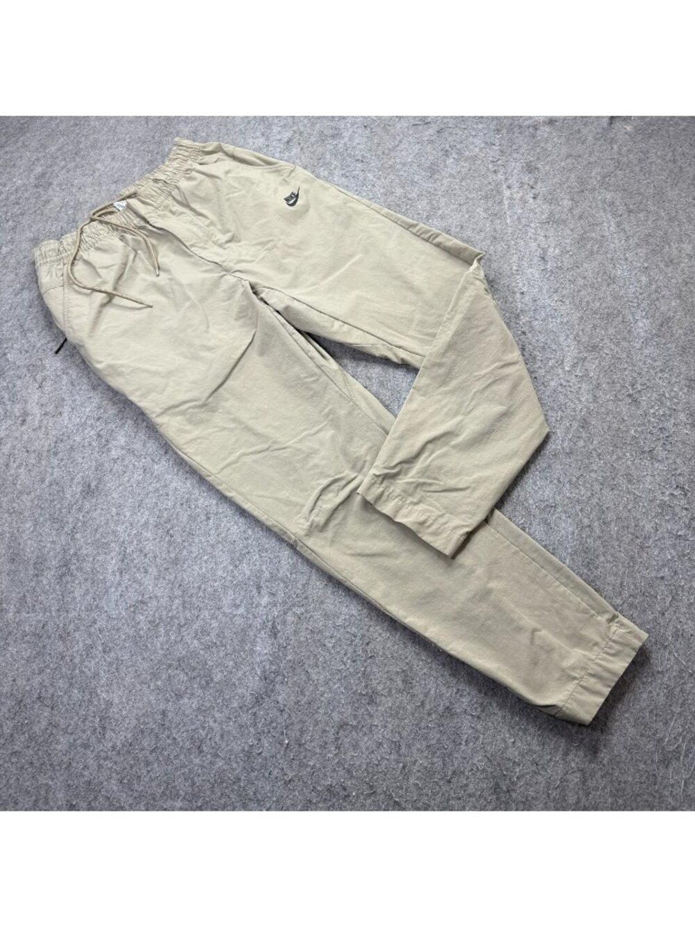 Nike Sportswear Commuter Pants Men M Beige Tan 28" Tech Woven Performance DM6621